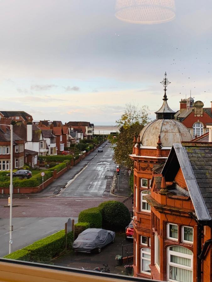 Escape To Lytham St Annes Apartment Exterior photo